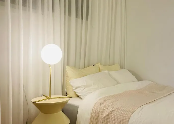 Wa-u #yaksu Station Exit 2 Min #3room Seul